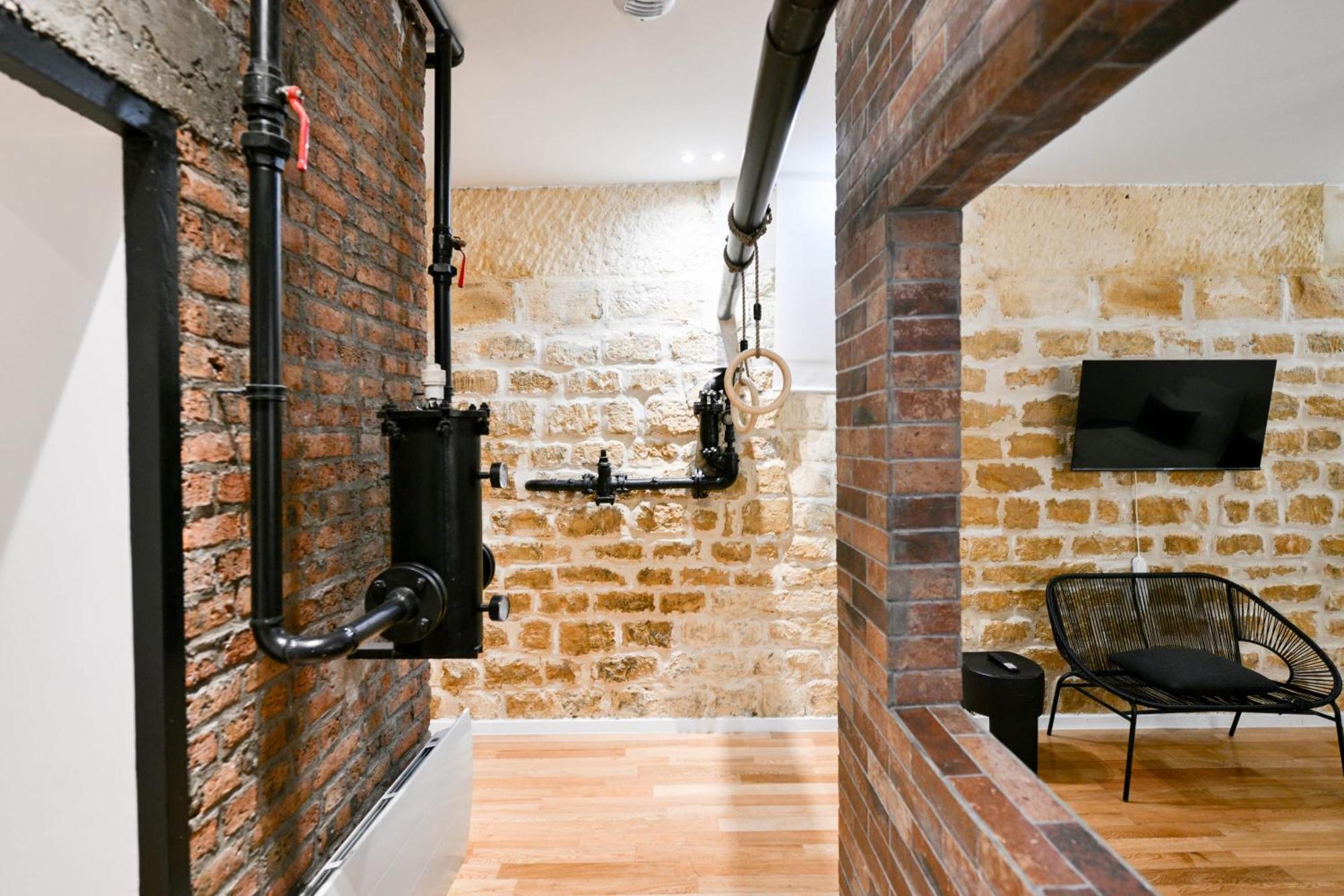 Le Marais Pl De La Bastille 3bd 3bth For 10 Guests Apartment