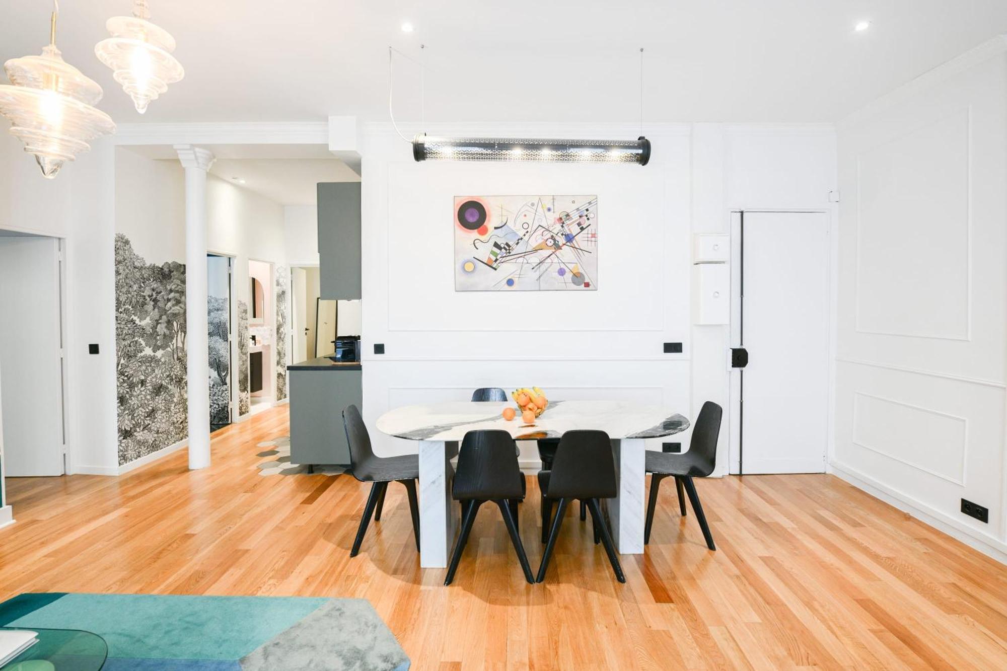Le Marais Pl De La Bastille 3bd 3bth For 10 Guests *
