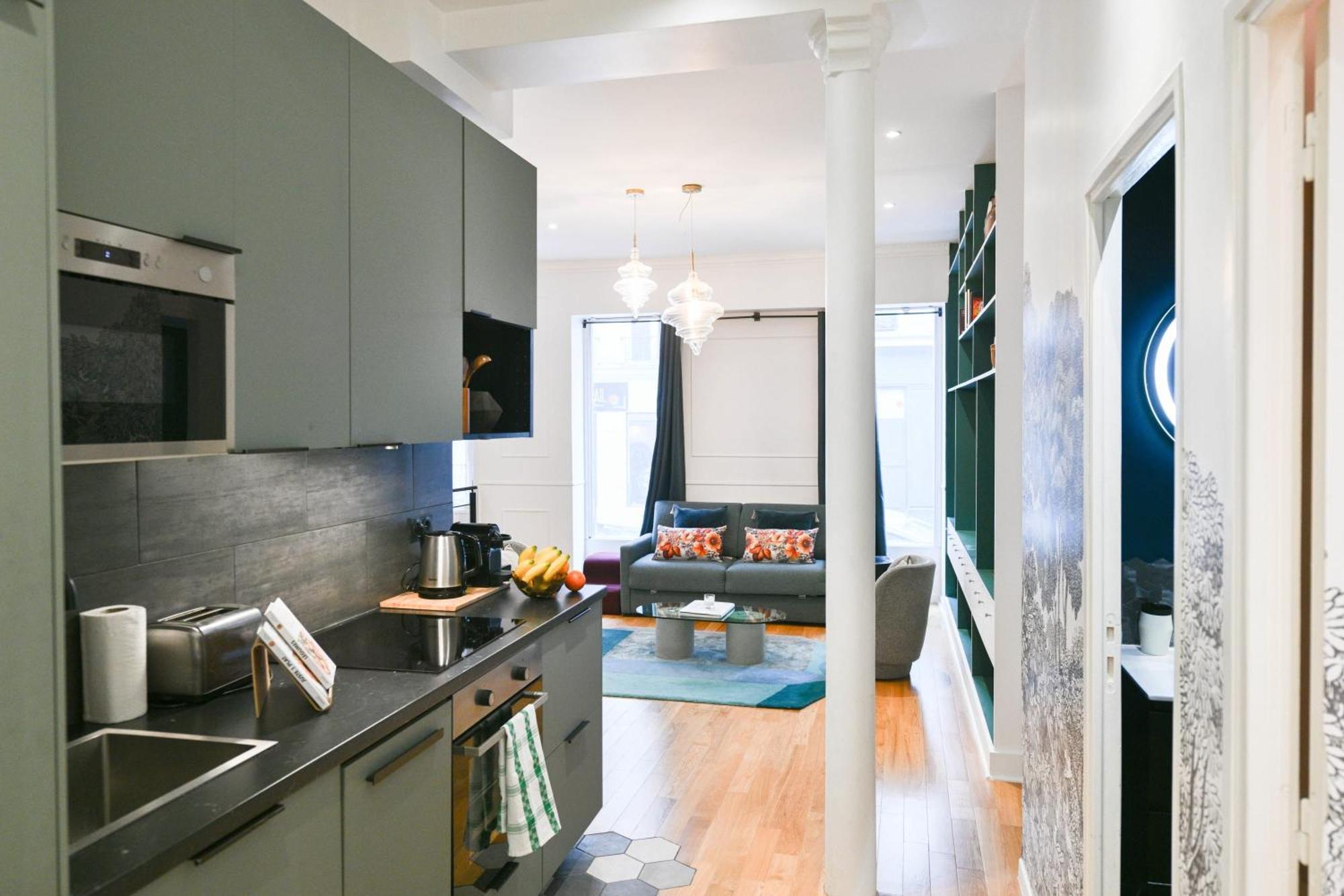 Le Marais Pl De La Bastille 3bd 3bth For 10 Guests Apartment Paris