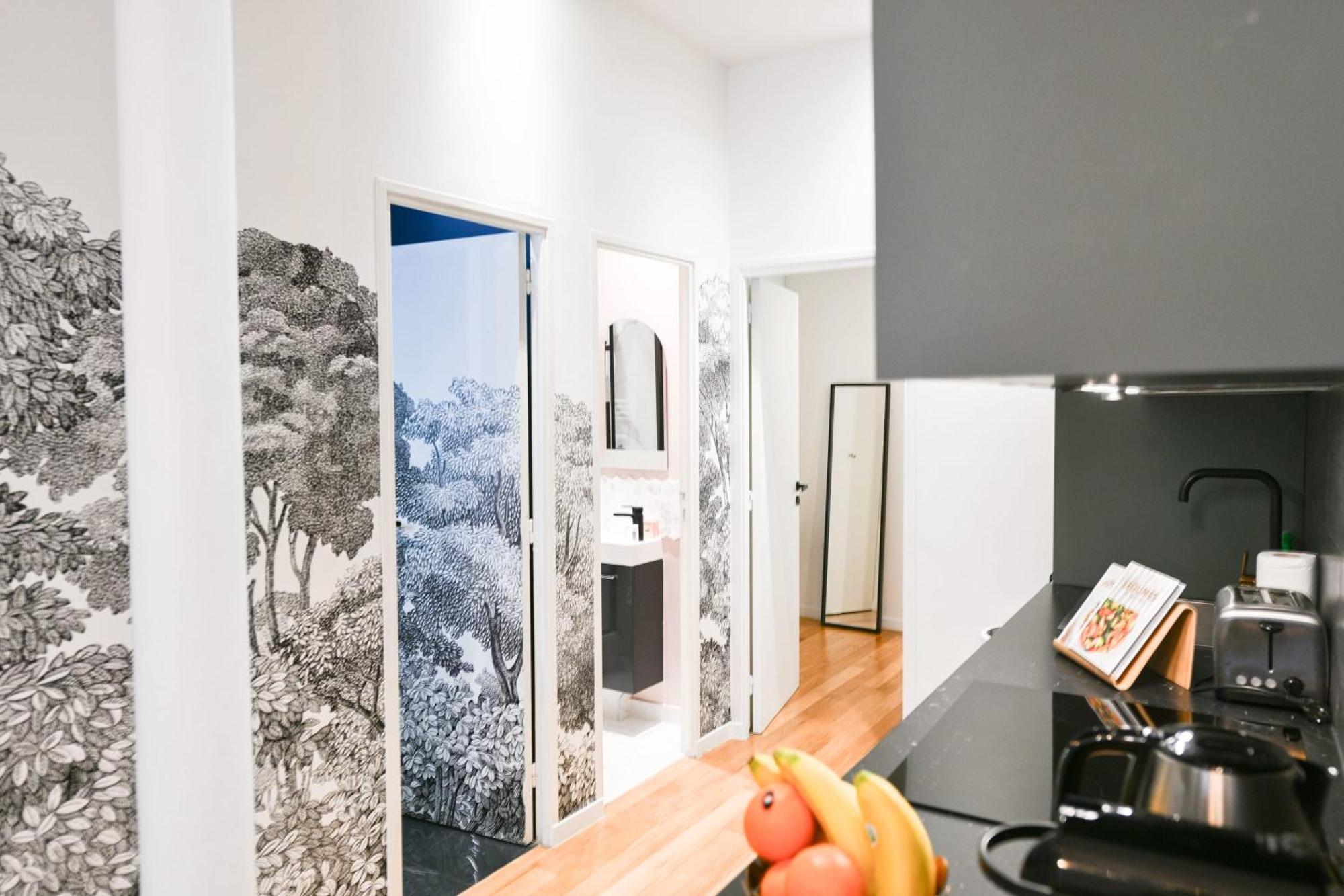 Apartment Le Marais Pl De La Bastille 3bd 3bth For 10 Guests Paris
