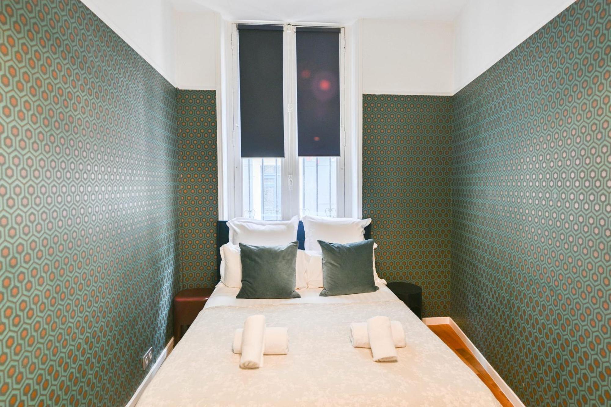 Le Marais Pl De La Bastille 3bd 3bth For 10 Guests Apartment Paris