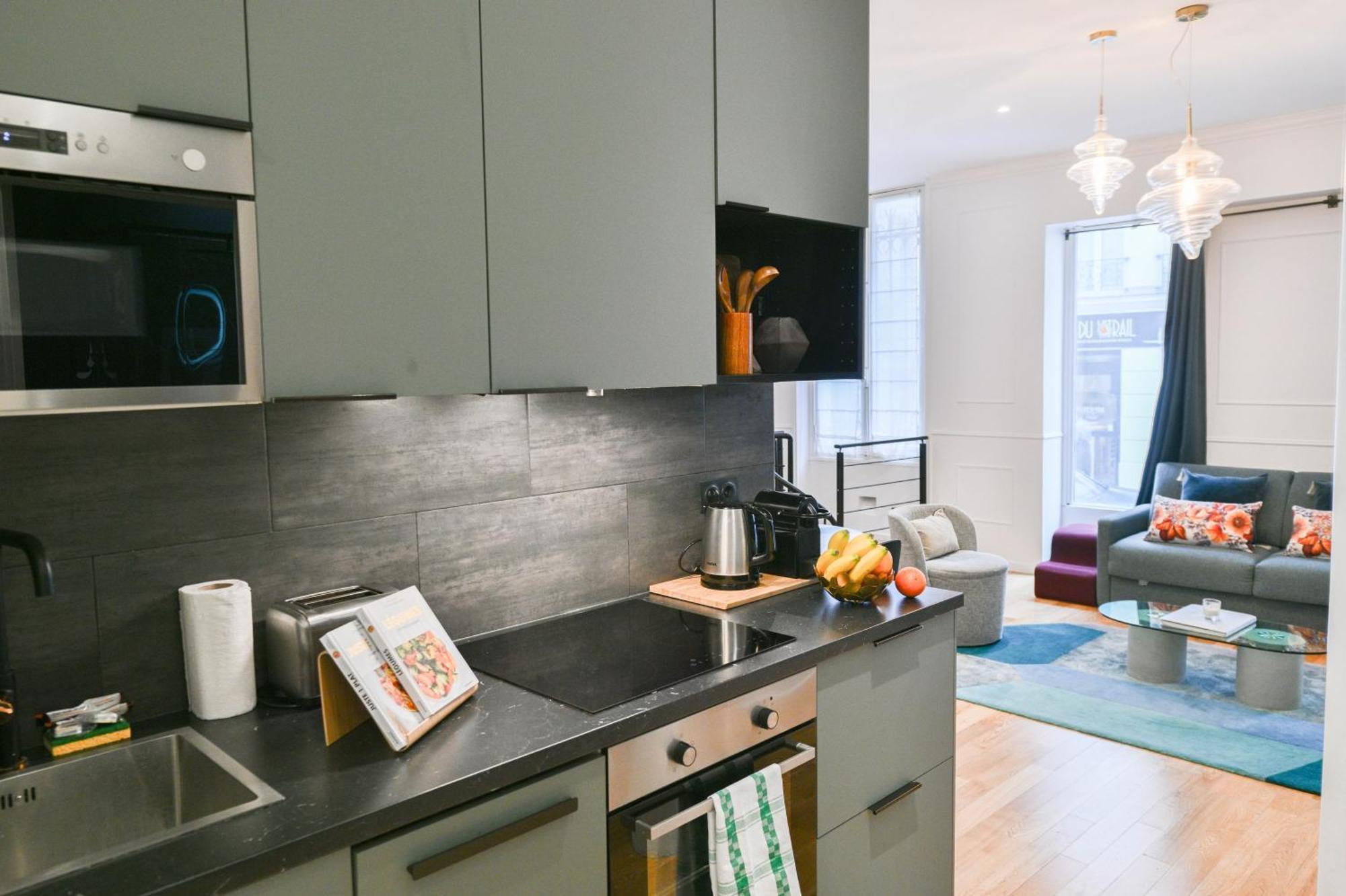 Le Marais Pl De La Bastille 3bd 3bth For 10 Guests Apartment
