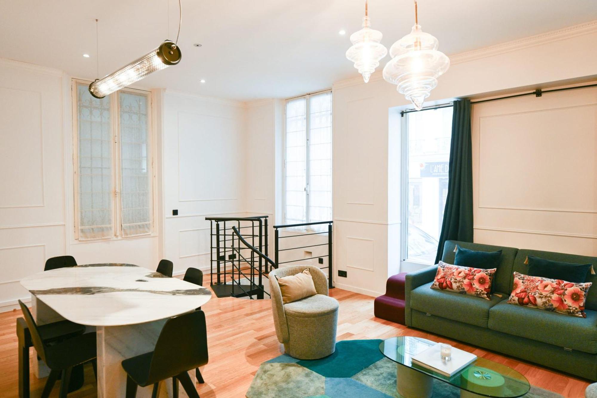 Le Marais Pl De La Bastille 3bd 3bth For 10 Guests Apartment Paris