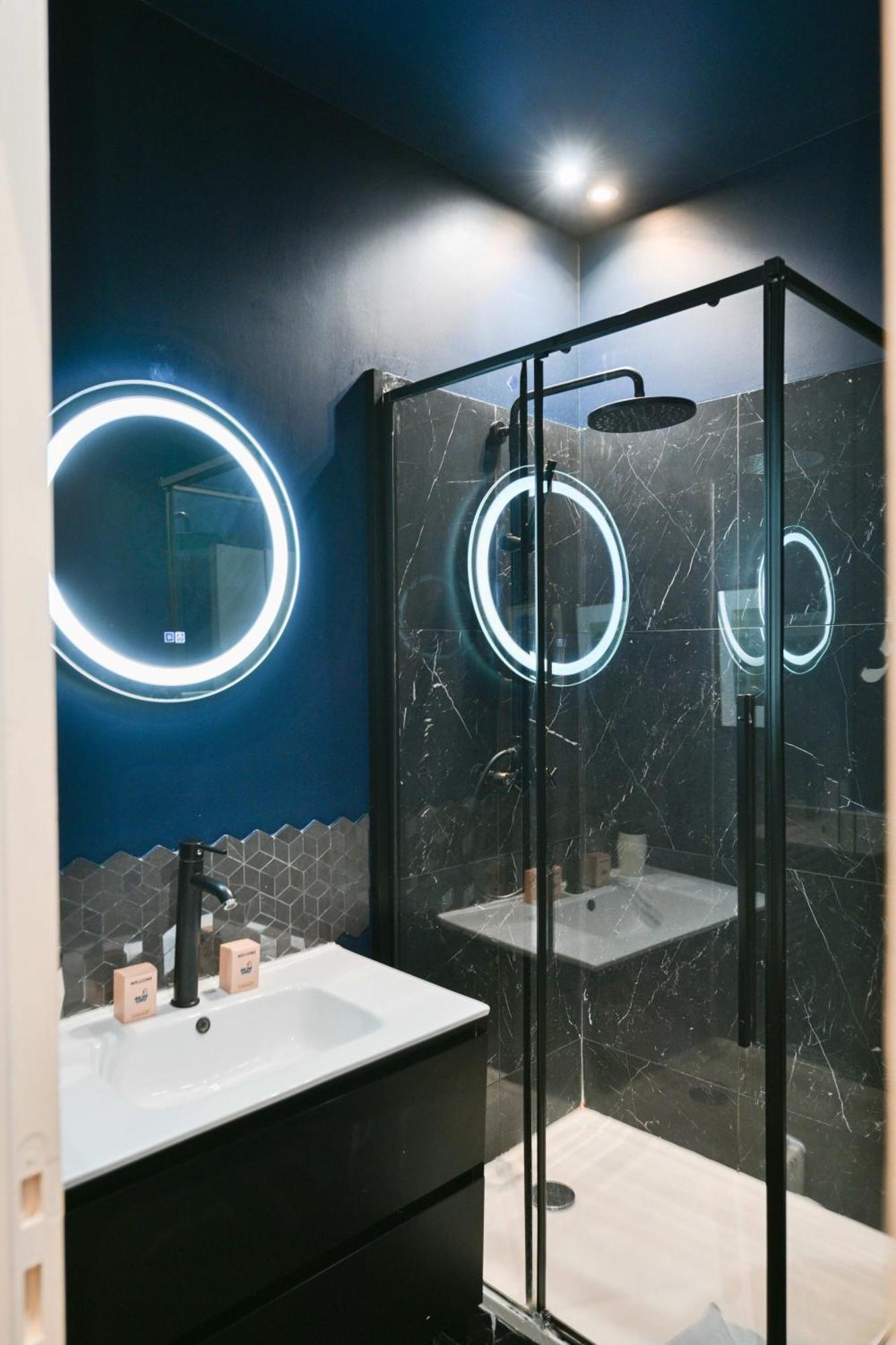 Le Marais Pl De La Bastille 3bd 3bth For 10 Guests *